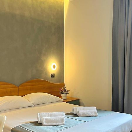 Hotel Sara Milan Luaran gambar