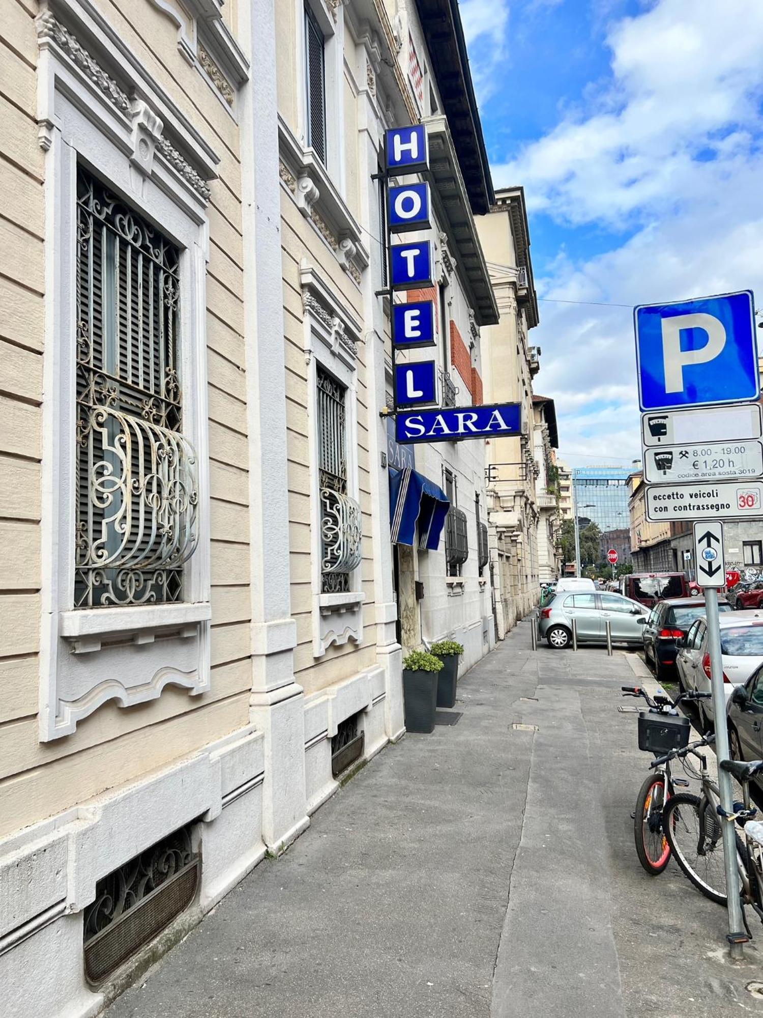 Hotel Sara Milan Luaran gambar