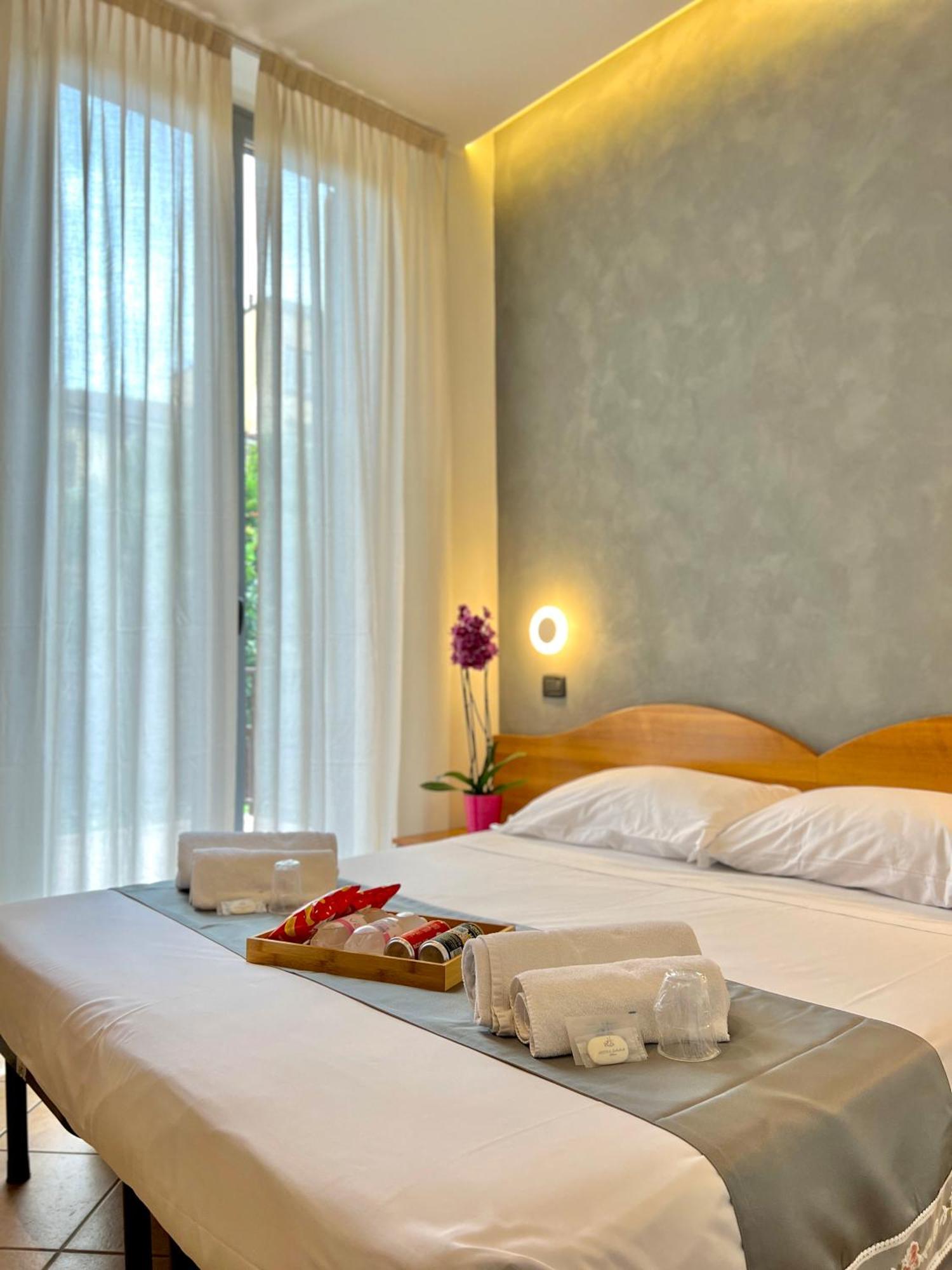Hotel Sara Milan Luaran gambar