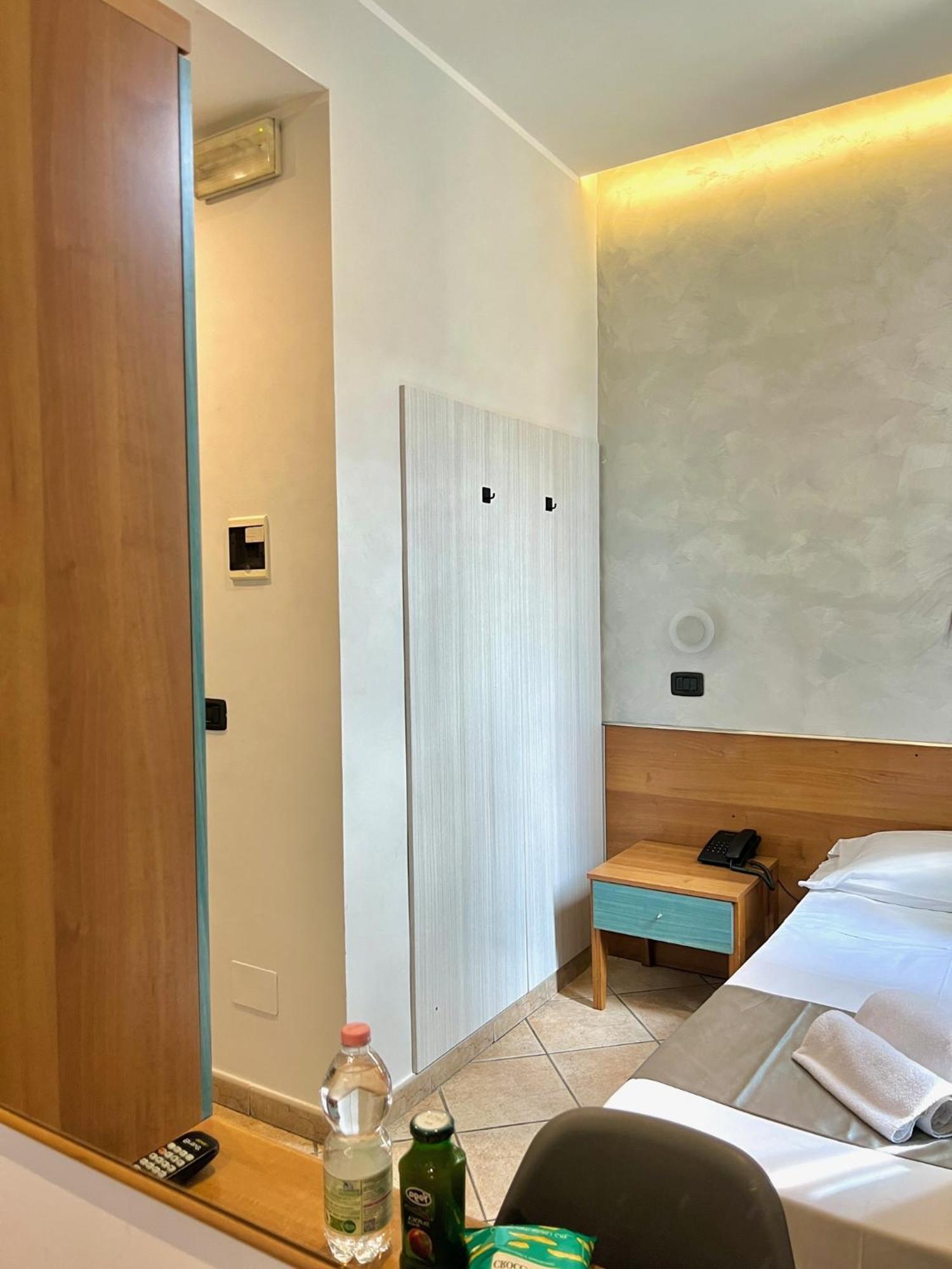 Hotel Sara Milan Luaran gambar